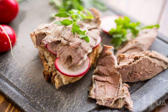 Масляне м'ясо для бутербродів: рецепт оригінальної закуски