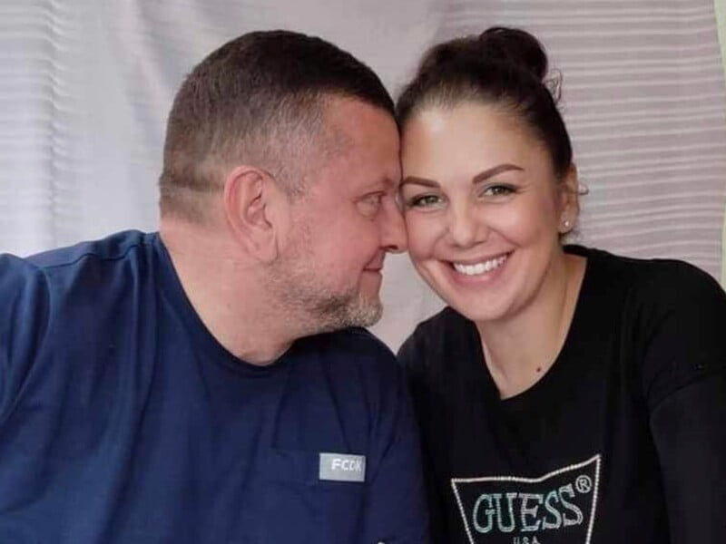 "Приклад того, як бути разом у любові в найвідповідальніший час". Залужний захопив мережу новим селфі з дружиною