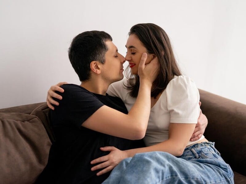 "Лови мої обійми на відстані. Пам'ятай, що ти завжди в моєму серці". Мендель у мережі публічно звернулася до чоловіка