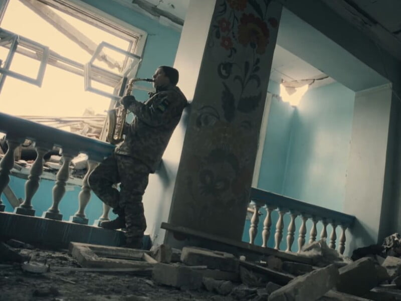 Українські військові переспівали різдвяні світові хіти. Відео знімали у бліндажі на бахмутському напрямку