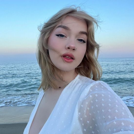 15-річна донька Євгена Кошового з незвичайним пірсингом у губі захопила вродою