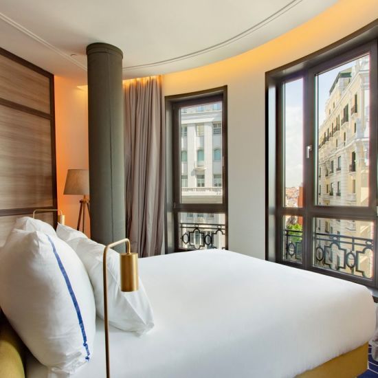 У готелі знайшли каблучку з діамантом за понад 800 000 доларів