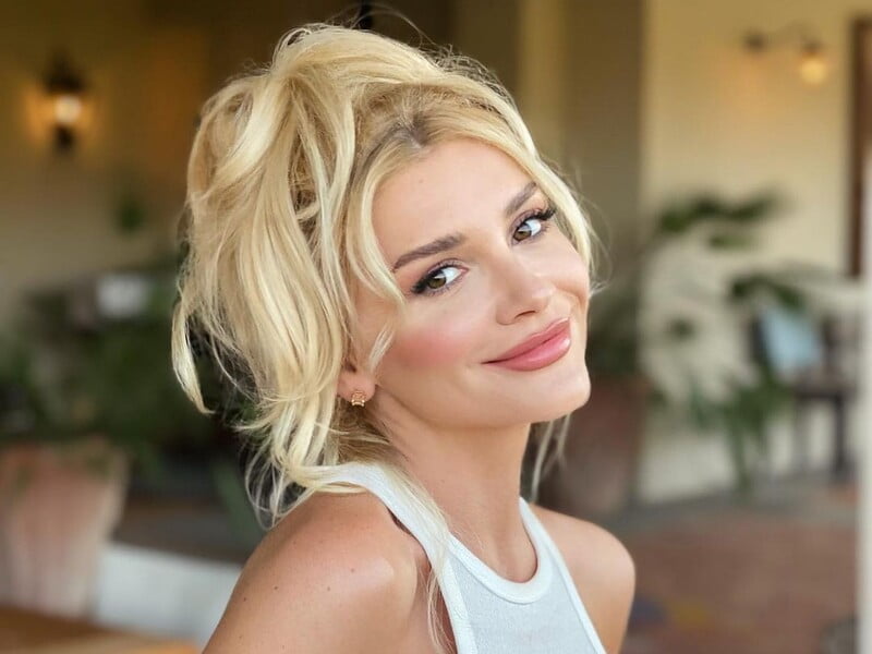 Ексучасниця "ВІА Гри" Романова показала сина, що підріс, батька якого не називає Ексучасниця "ВІА Гри" Романова показала сина, що підріс, батька якого не називає