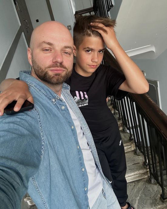 Слава Дьомін показався з 13-річним сином у лікарні та зізнався, що йому робитимуть операцію