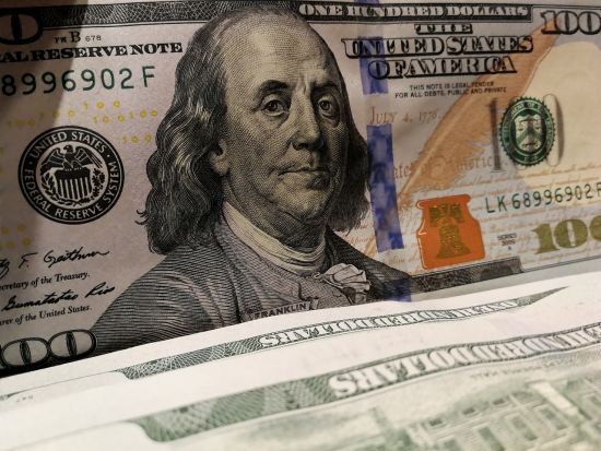 Курс валют на 5 грудня: скільки коштуватимуть долар, євро і злотий