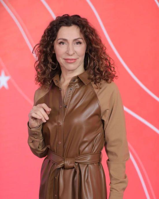 Надія Матвєєва майстерно відповіла на закиди, що молодший на 20 років бойфренд годиться їй в сини