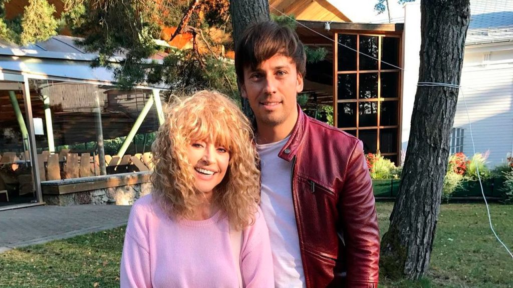 Тримали кілька годин: Аллу Пугачову допитали в Росії