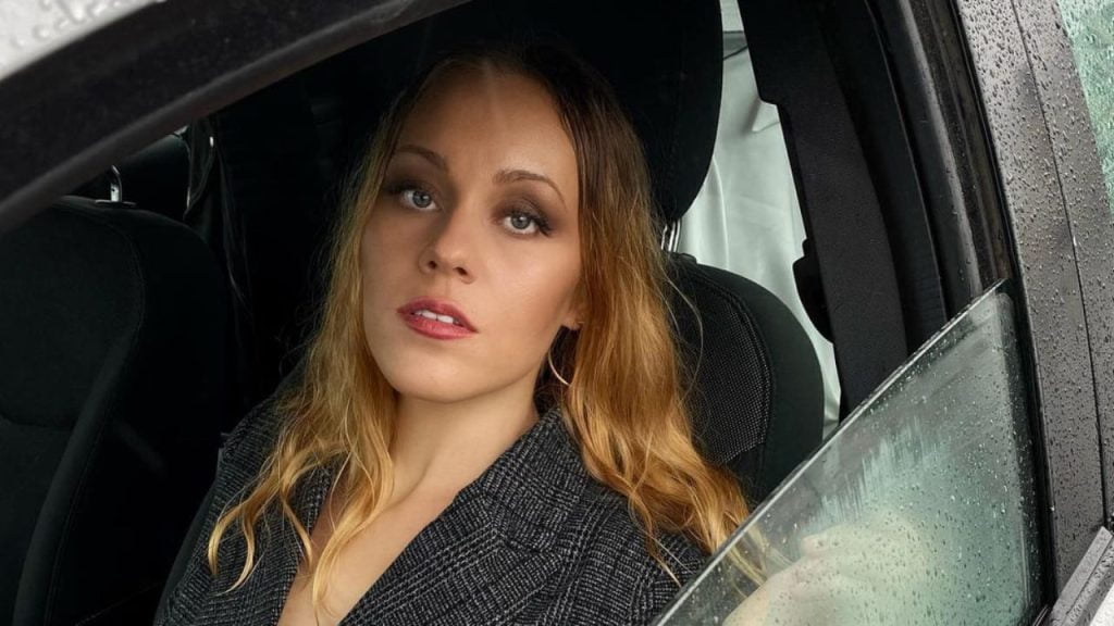 Це надихає та дарує світло: Alyosha розповіла шанувальникам про традицію в родині