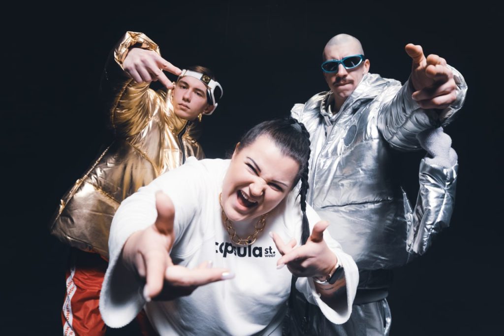 «Різдвайб»: alyona alyona, Ірина Білик, Олена Тополя та інші артисти осучаснили українські колядки