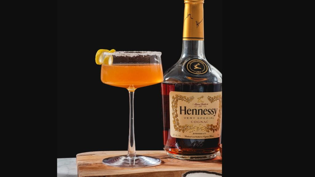 Найпопулярніші коктейлі з коньяком для святкової вечірки 2024