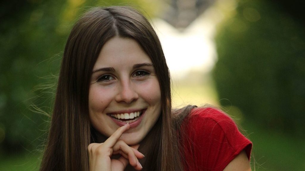 Експертка розповіла, що таке м’юїнг і як він впливає на обличчя Експертка розповіла, що таке м’юїнг і як він впливає на обличчя