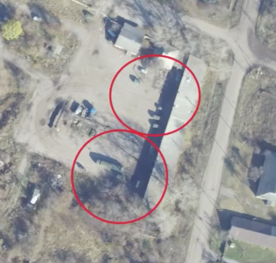 На Луганщині дрони влучно знищили склад боєприпасів і техніку росіян – відео