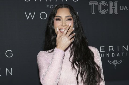 Кім Кардашян спантеличила своїм різдвяним подарунком: "Це мій справжній мозок"