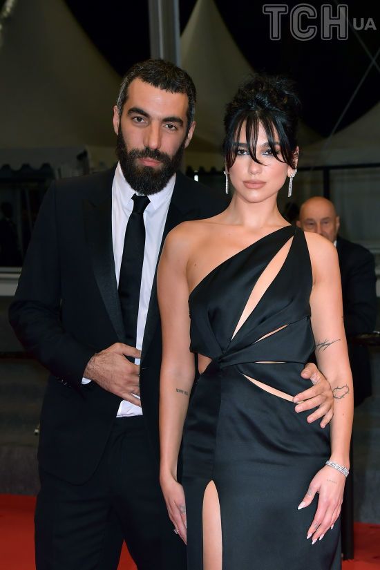 Дуа Ліпа розійшлася зі старшим на 14 років відомим бойфрендом – ЗМІ