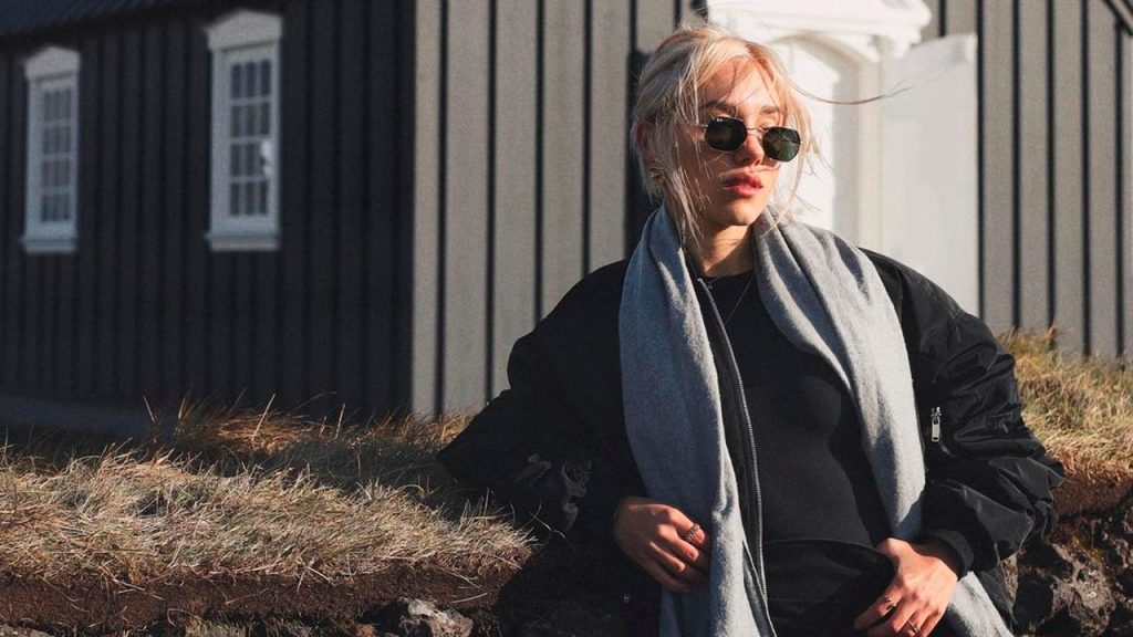 Чому б і ні: Квіткова зізналася, хто їй дарує квіти і змушує очі сяяти