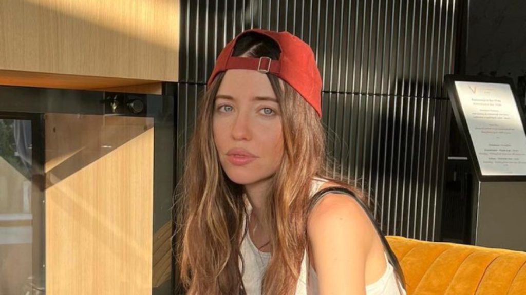 Хейт як натхнення: Надя Дорофєєва у новому кліпі відповіла усім критикам