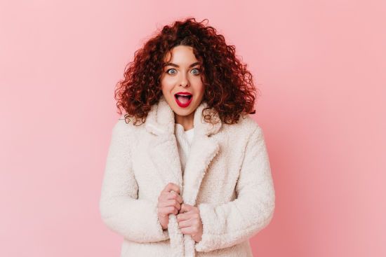 Цей одяг старить жінок 40+: п'ять зимових речей, яких варто позбутися і чим їх замінити