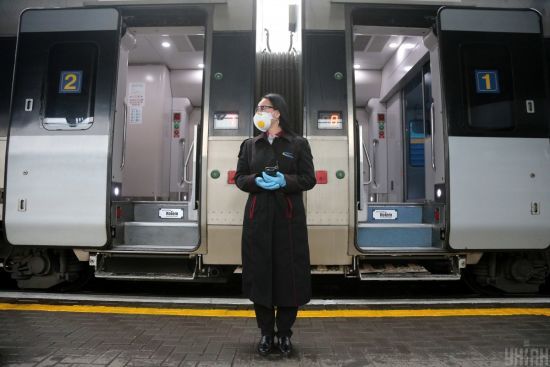 "Укрзалізниця" повідомила про затримки низки потягів: що сталося