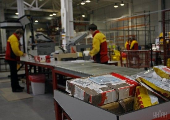 Митниця Німеччини напередодні Різдва попередила, що вилучатиме деякі посилки з Росії