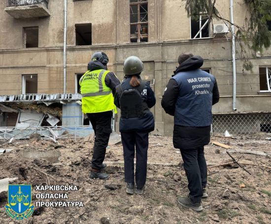 Росіяни вдарили по житлових масивах Харкова: наслідки ворожої атаки (фото)