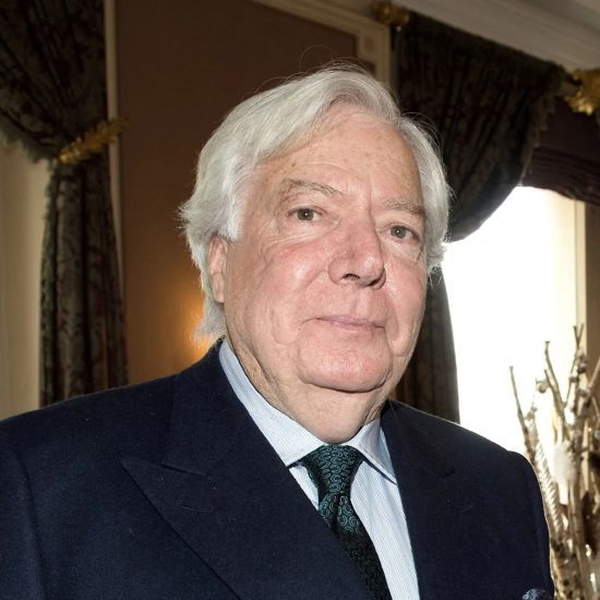 Відомий мільярдер хоче усиновити свого 51-річного садівника і зробити його спадкоємцем