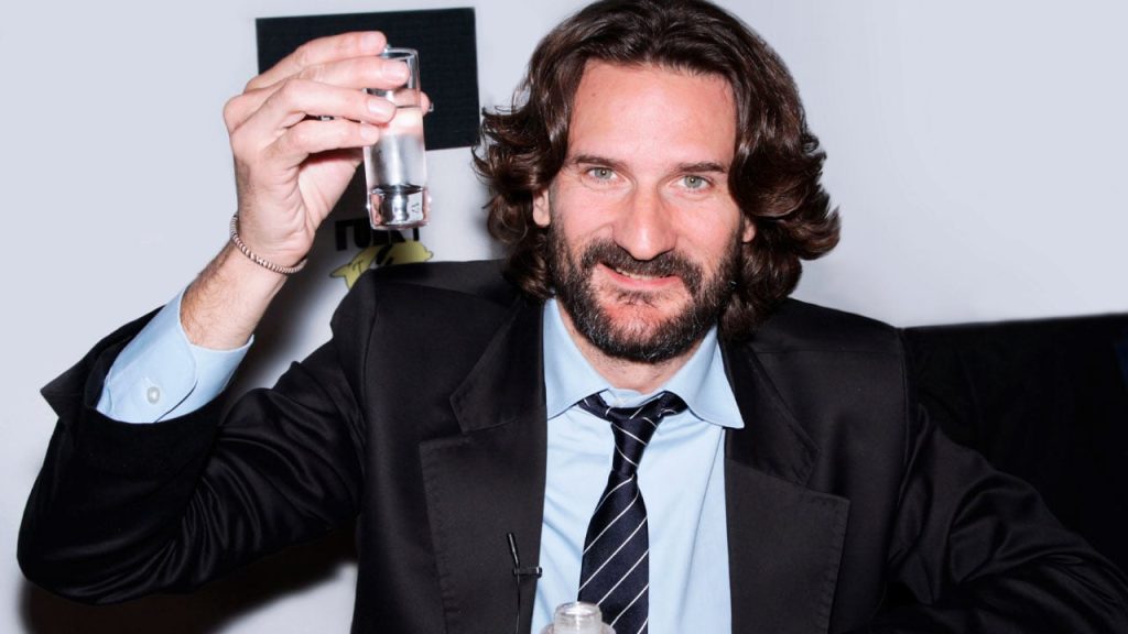 Курка карі була суха: Фредерік Беґбедер зробив заяву, вийшовши з-під варти