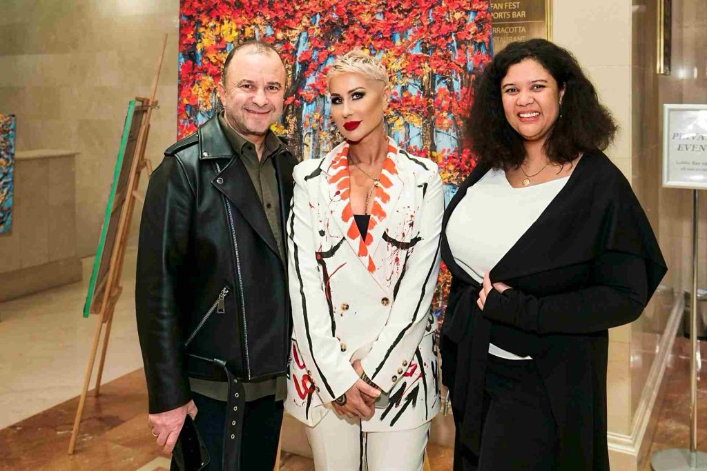 ART Corner: вiдкриття виставки відомої художниці Ірини Третьяк та  прем'єра кліпу Віктора Павлика 