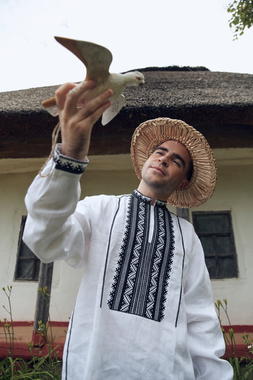 Спецпроєкт «Коріння»: Антон Вельбой про різьблення по дереву на Слобожанщині