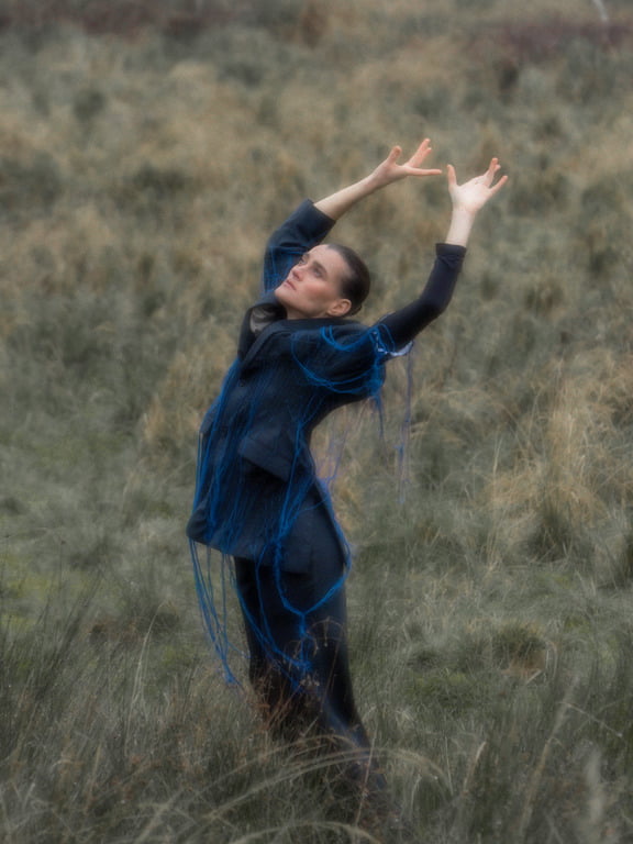 Актриса Соломія Кирилова у fashion-фільмі «Журавлі» sustainable-бренду STARCHAK Актриса Соломія Кирилова у fashion-фільмі «Журавлі» sustainable-бренду STARCHAK