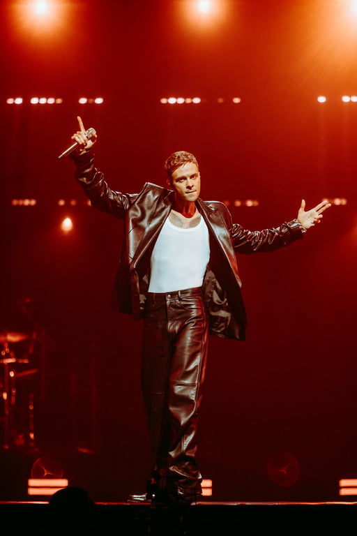 Зухвалий, відвертий та запальний: як пройшов концерт-подяка Макс Барських Зухвалий, відвертий та запальний: як пройшов концерт-подяка Макс Барських