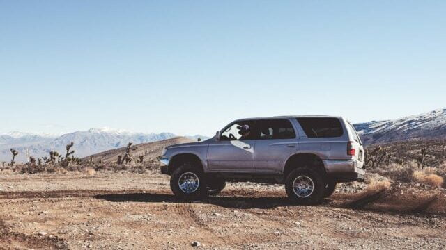 Хто має право їздити нерозмитненою автівкою під час війни