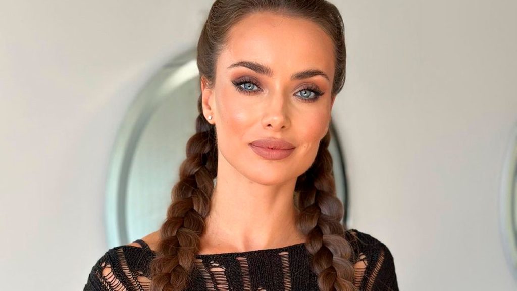 Українська Анджеліна Джолі. Ксенія Мішина показала себе до і після макіяжу