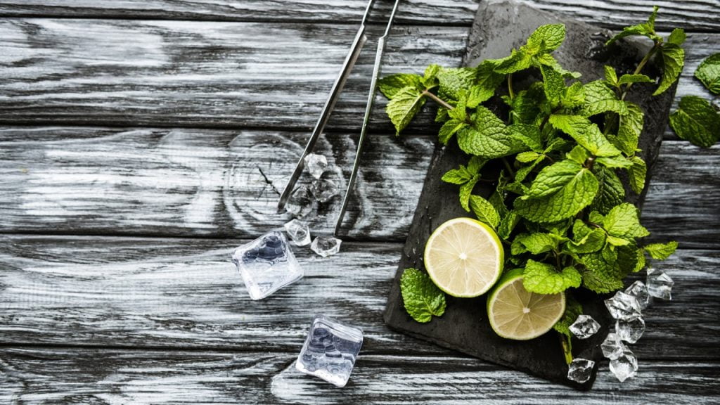 Чим замінити алкоголь на Новий рік 2024: рецепти коктейлів для дорослих і дітей