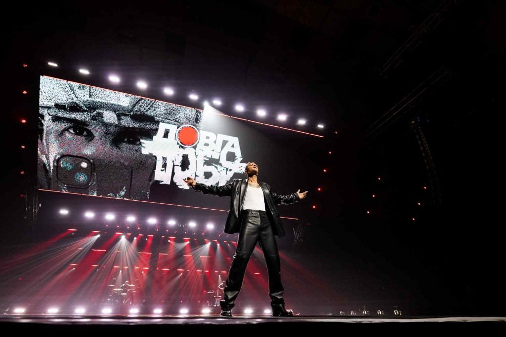 Пісня Макса Барських Soldier стала офіційним саундтреком документального фільму про війну «Довга Доба»