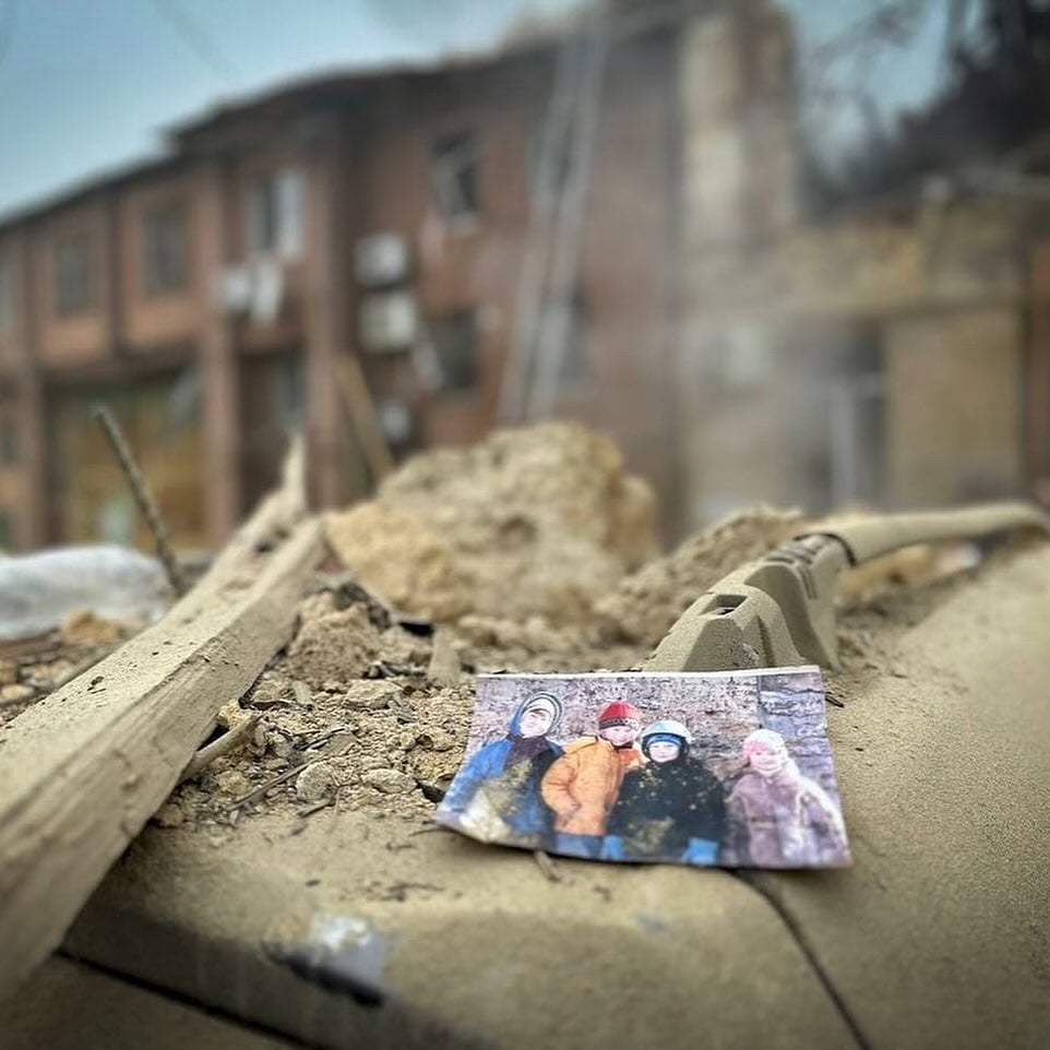 Масований ракетний обстріл України: у Києві, Харкові, Дніпрі, Запоріжжі, Одесі, Львові — загиблі та поранені Масований ракетний обстріл України: у Києві, Харкові, Дніпрі, Запоріжжі, Одесі, Львові — загиблі та поранені