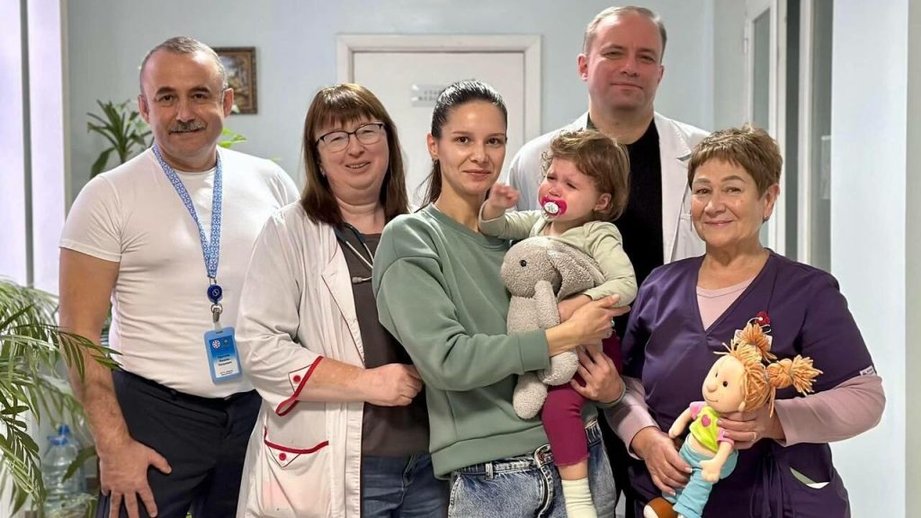 Лікарі Охматдиту врятували 3-місячну дівчинку, провівши складну гінекологічну операцію