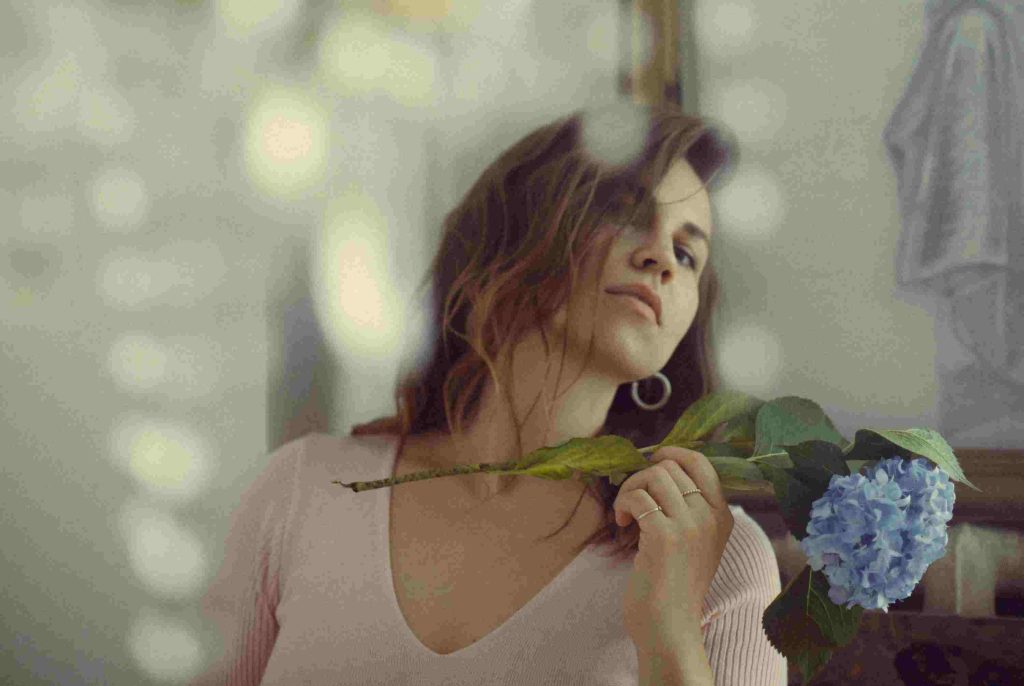 Oxana Trach випустила пісню «Вдома» та почала співпрацю з лейблом Івана Клименка Oxana Trach випустила пісню «Вдома» та почала співпрацю з лейблом Івана Клименка