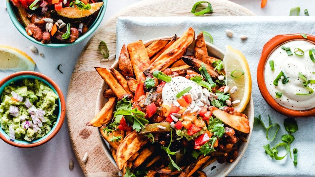 Дієтолог пояснила, як відпустити контроль у їжі та зробити святковий стіл у радість Дієтолог пояснила, як відпустити контроль у їжі та зробити святковий стіл у радість