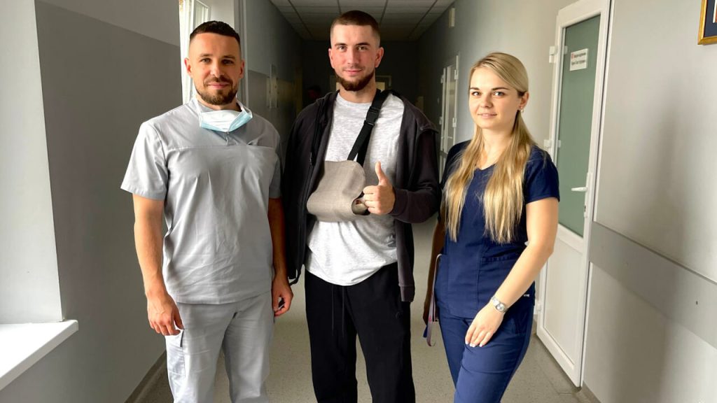 Мріє повернутися до роботи у рідній Авдіївці: у Львові допомагають пораненій від ракетного удару жінці