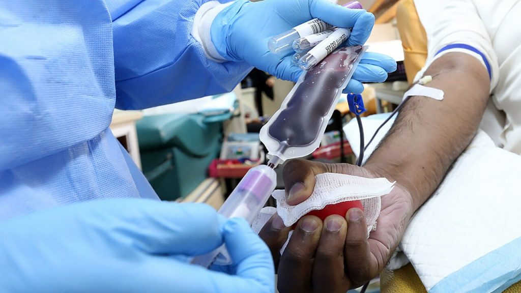 Твоя кров рятує життя: в МОЗ розповіли, які міста найгостріше потребують донорів