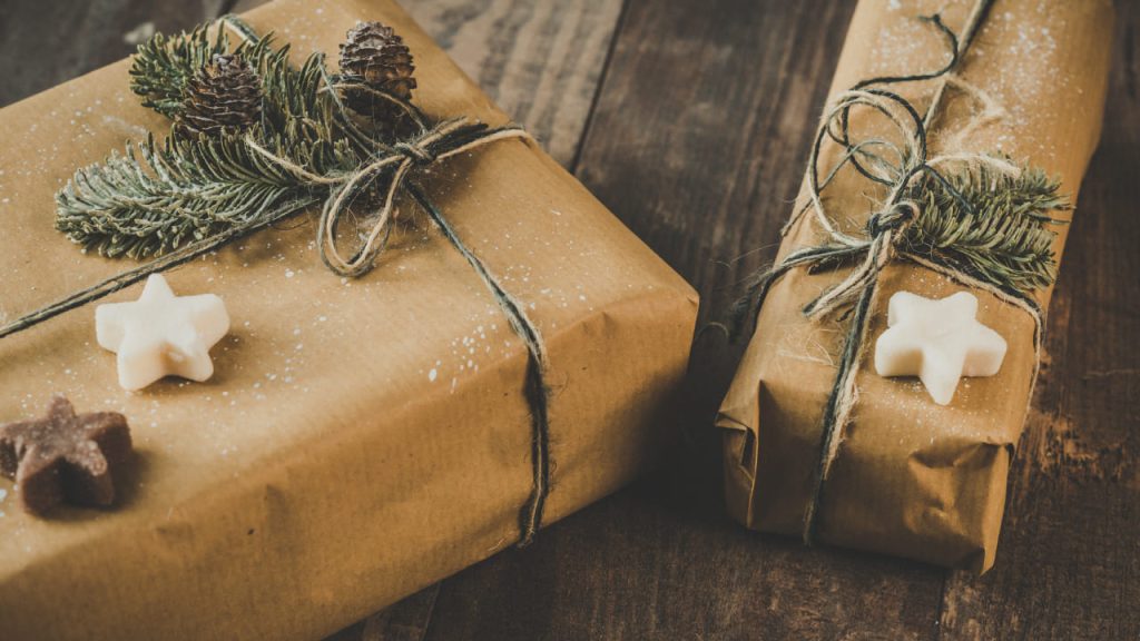 Зі щирою вдячністю та словами підтримки: як написати лист воїну ЗСУ