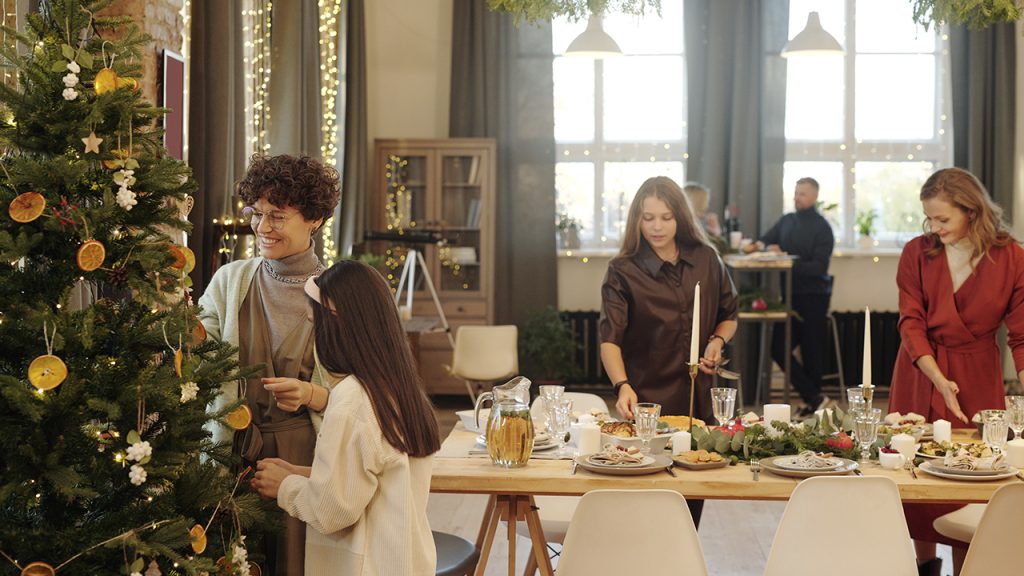 Яке свято 21 грудня та чому заборонено підслуховувати чужі розмови