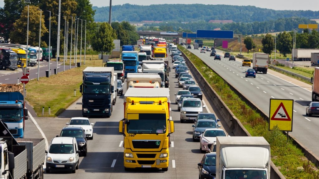 Рекорд за 16 місяців: які авто з пробігом привозили українці в листопаді 2023