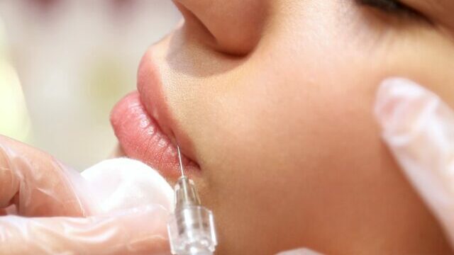 Як правильно фарбувати брови в домашніх умовах: коментар експерта