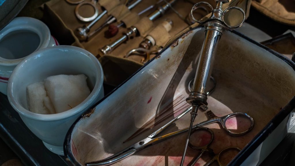 Здала ворогу тяжкопоранених воїнів ЗСУ: лікарка з Маріуполя отримала довічне