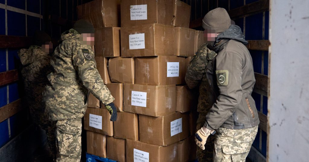 "Зігріємо всюди, де наші люди": WOG передав військовим понад 1 000 000 хімічних грілок "Зігріємо всюди, де наші люди": WOG передав військовим понад 1 000 000 хімічних грілок