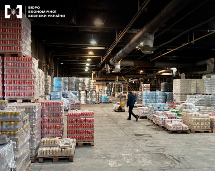 Ухилення від сплати податків на 700 млн: БЕБ викрила підприємства, пов’язані з конвертатором Стрілковським