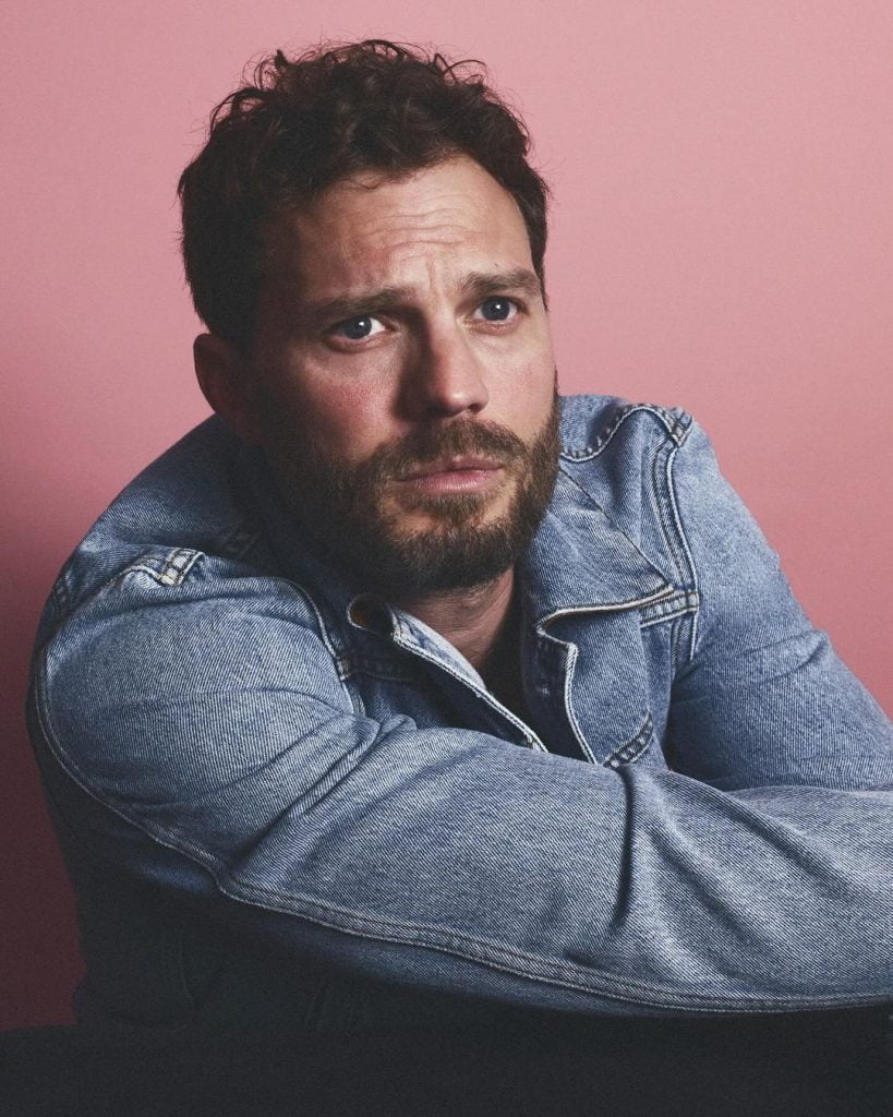 Актор Джеймі Дорнан став амбасадором Loewe