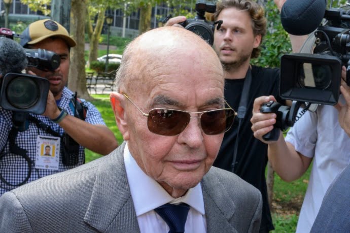 Британський мільярдер, власник ФК "Тоттенхем" визнав провину у фінансових махінаціях