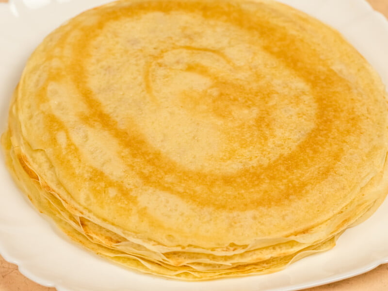 Додайте це в опару, щоб млинці вийшли пишними й ажурними. Досвідчена господиня поділилася рецептом дріжджових млинців без яєць